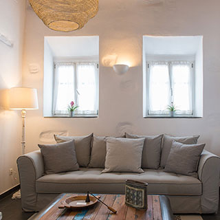 Le salon avec le canapé-lit