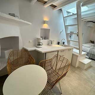 Hermes room