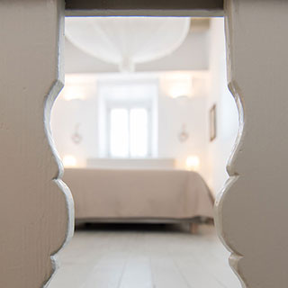 Room with double bed