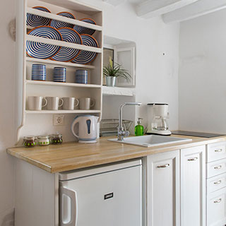 The kitchen of Leto apartment in Sifnos